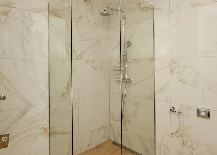 21 A Апартаменти